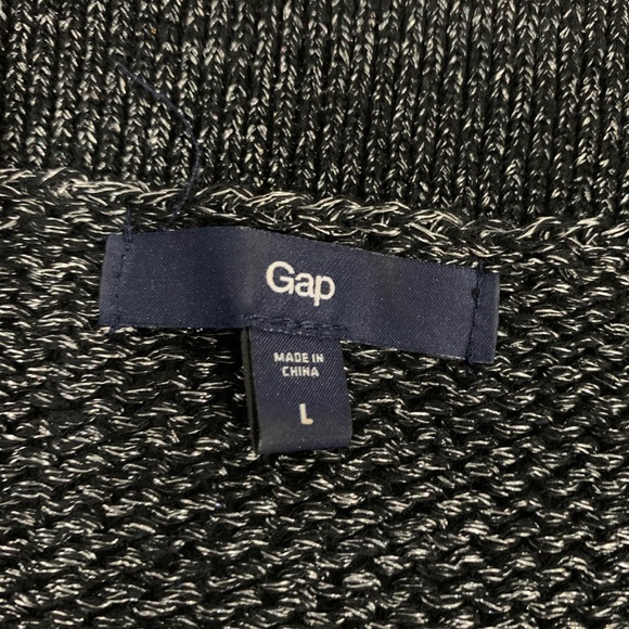 Gap Short Sleeve  Light weight Sweater. Size Large - Picture 4 of 13